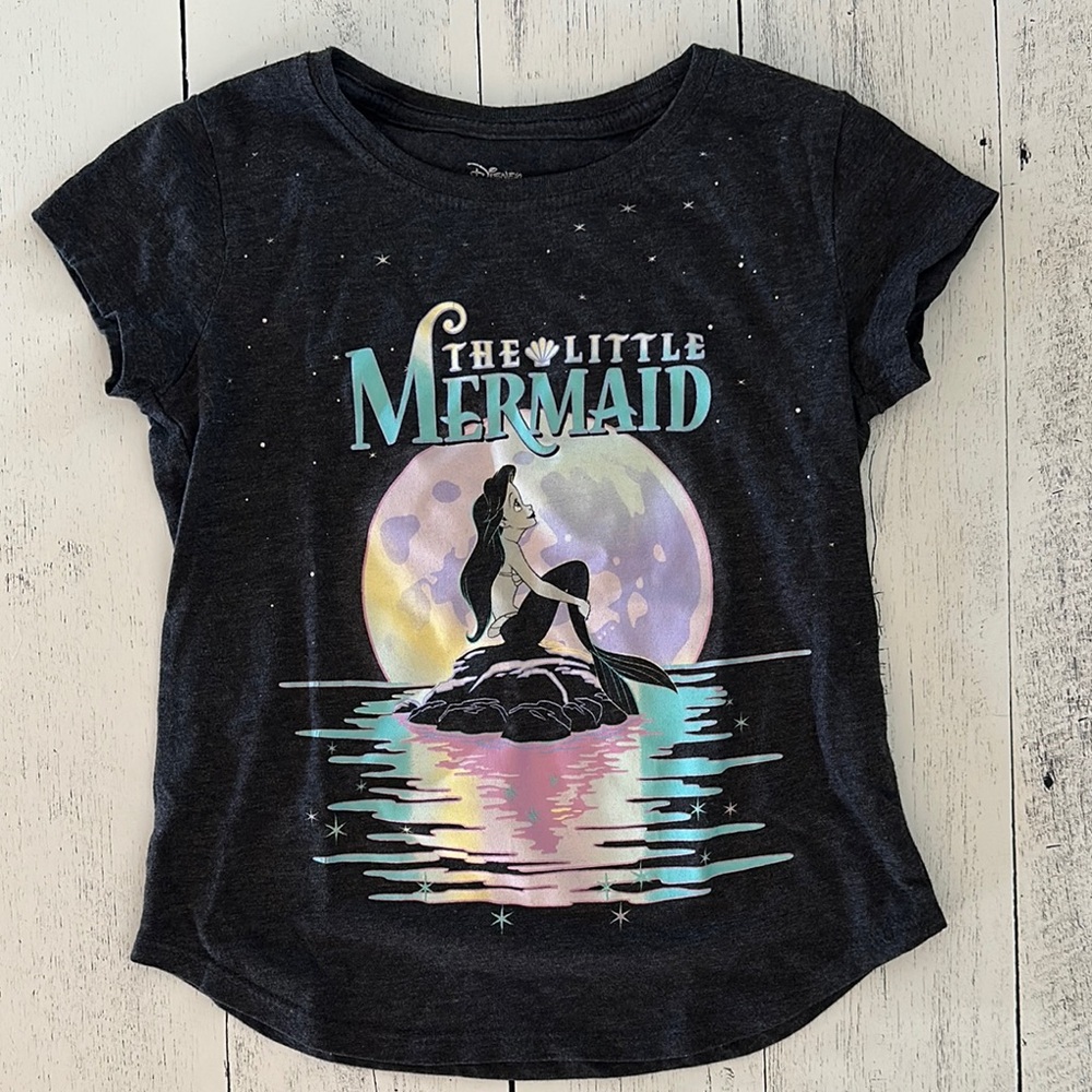 Disney Black Short Sleeve Tees with Magical Designs Little Mermaid size M